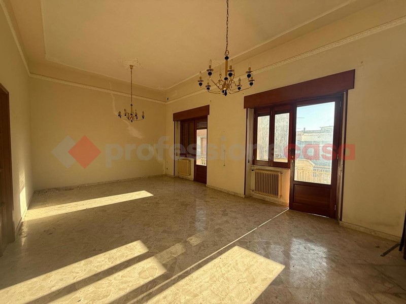 Appartamento in Vendita a Maruggio, 100'000€, 133 m²