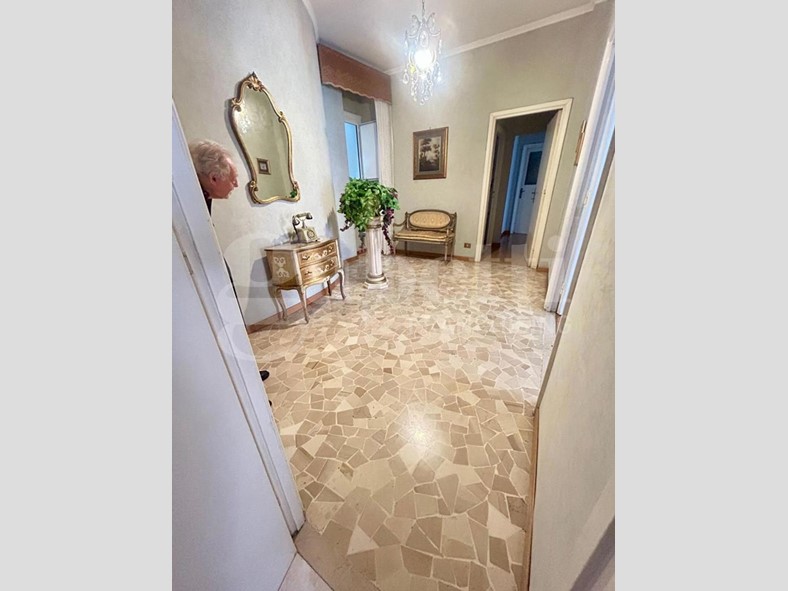 Appartamento in Vendita a Roma, 410'000€, 122 m²