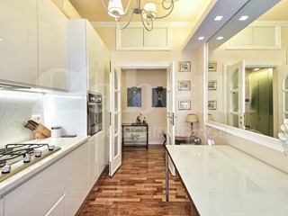 Appartamento in Vendita a Monza, 395'000€, 131 m²