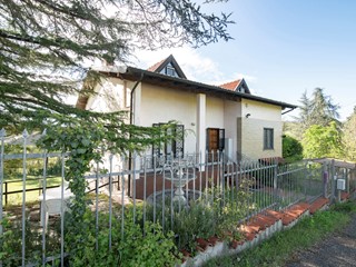 Villa in Vendita a Alta Val Tidone, 295'000€, 300 m²