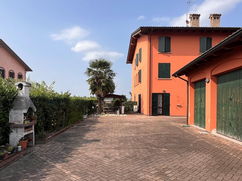 Quadrilocale in Vendita a Reggio Emilia, zona Cavazzoli, 265'000€, 105 m², con Box