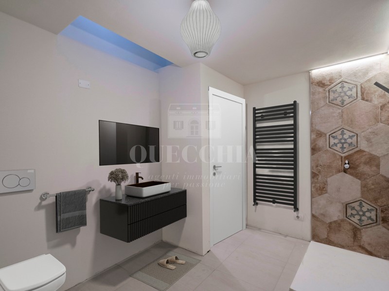 Bilocale in Vendita a Iseo, zona Clusane, 280'000€, 112 m², con Box