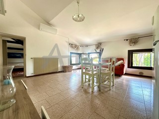 Appartamento in Vendita a Villadose, zona Cambio Di Villadose, 74'000€, 80 m², arredato