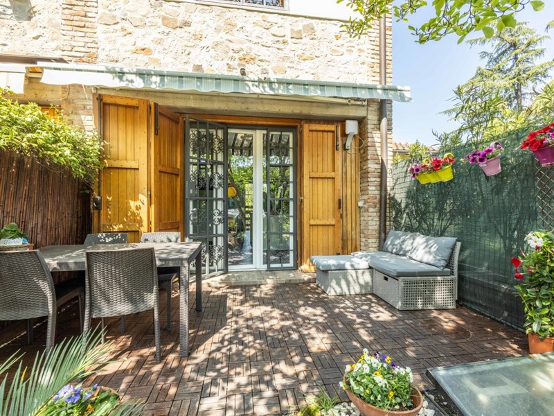 Casa Indipendente in Vendita a San Lazzaro di Savena, zona adiacenze, 348'000€, 154 m², con Box