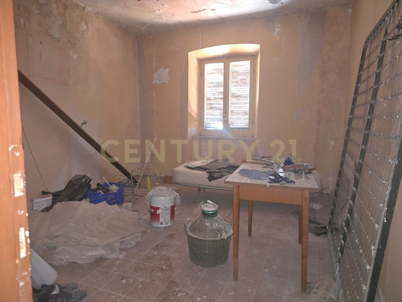 Casa Semi Indipendente in Vendita a Stimigliano, 18'000&euro;, 120 m²