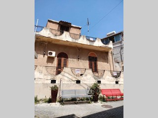 Casa Semi Indipendente in Vendita a Messina, 43'000€, 125 m²
