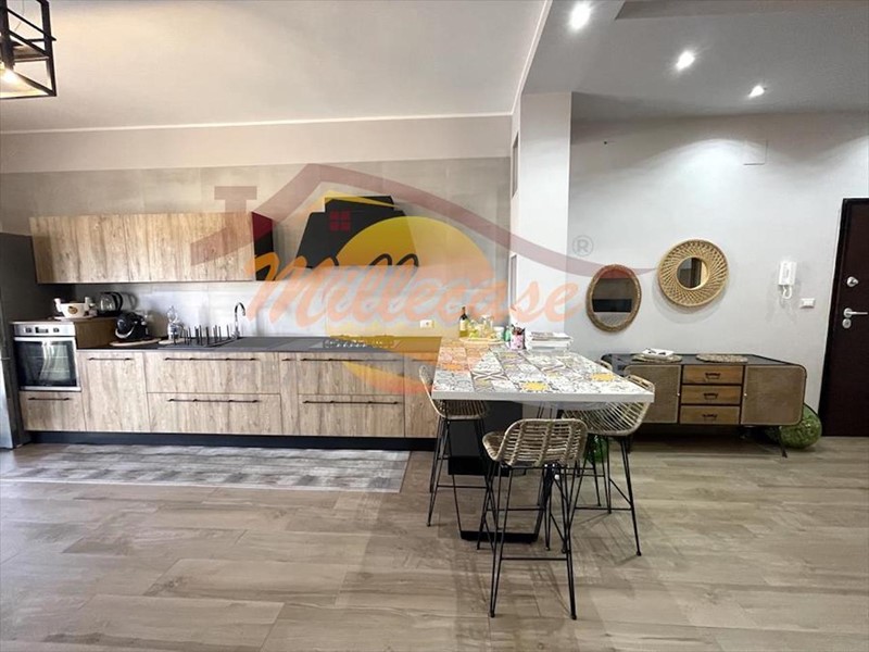 Appartamento in Vendita a Siracusa, zona Scala Greca, 178'000€, 135 m², con Box