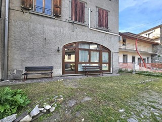 Appartamento in Vendita a Sale Marasino, 83'000€, 63 m², arredato