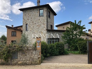 Villetta a schiera in Vendita a Gaiole in Chianti, zona Monti, 310'000€, 170 m²