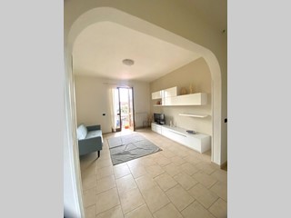 Trilocale in Vendita a Massa, zona Marina di Massa, 215'000&euro;, 68 m², arredato