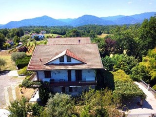 Villetta a schiera in Vendita a Licciana Nardi, 445'000€, 304 m²