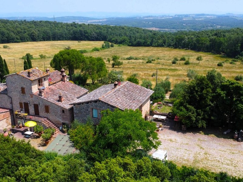Casa di corte in Vendita a Siena, 650'000€, 180 m², arredato