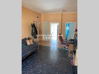 Appartamento in Vendita a Pontedera, 105'000€, 100 m², arredato