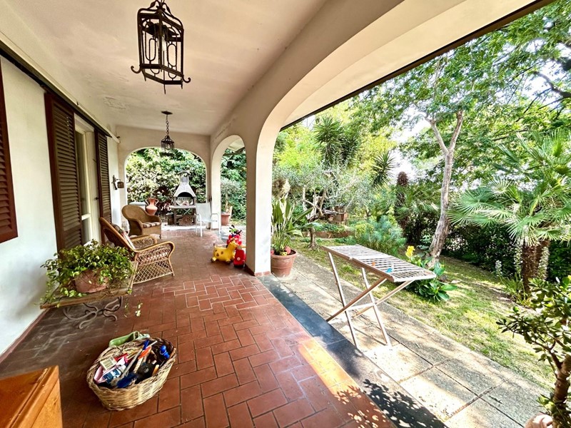 Appartamento in Vendita a Vicopisano, zona Cucigliana, 285'000€, 200 m², con Box