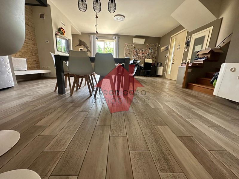 Casa Indipendente in Vendita a Lamporecchio, 290'000€, 140 m², con Box