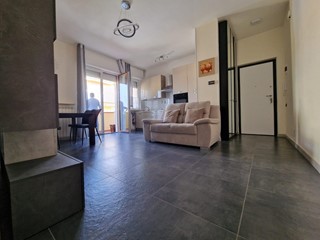 Trilocale in Vendita a Carrara, zona Marina di Carrara, 180'000€, 75 m², arredato