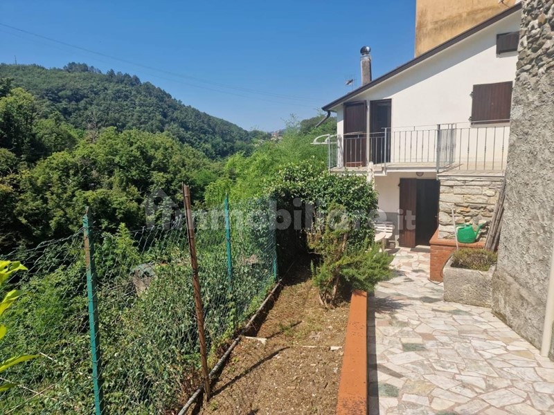 Casa Semi Indipendente in Vendita a Carrara, zona Bedizzano, 99'000€, 120 m², arredato