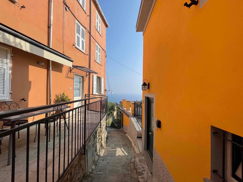 Bilocale in Vendita a Riomaggiore, zona Volastra, 148'000€, 45 m², arredato