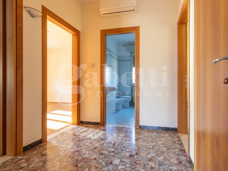 Villa bifamiliare in Vendita a Pordenone, 220'000€, 145 m²