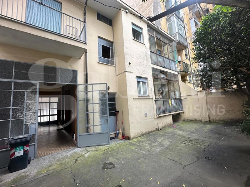 Casa Indipendente in Vendita a Torino, 360'000€, 274 m²