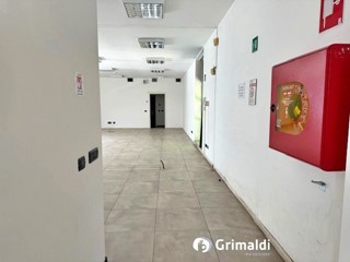 Negozio in Vendita a San Donato Milanese, 155'000€, 119 m²