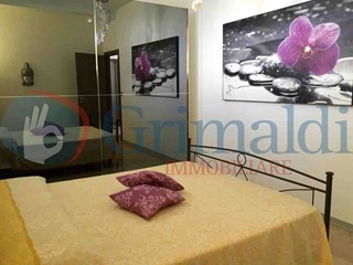 Casa Indipendente in Vendita a Alezio, 210'000€, 320 m², arredato