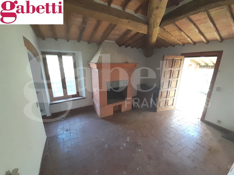 Casa Indipendente in Vendita a Poggibonsi, 380'000€, 420 m²