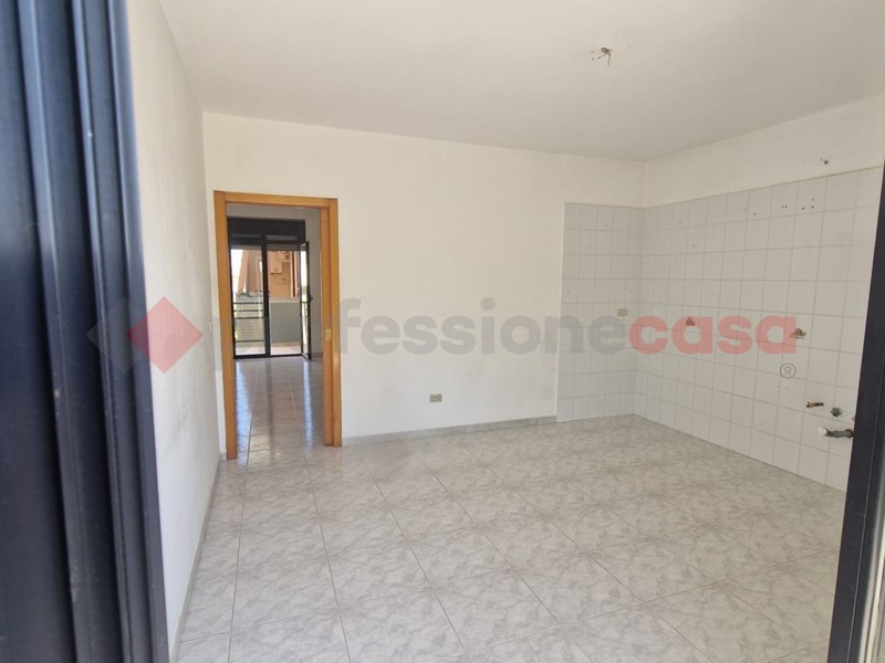Trilocale in Vendita a Adelfia, 140'000€, 90 m²