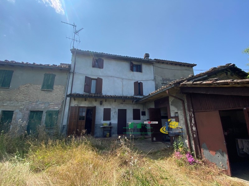 Casa Semi Indipendente in Vendita a Medesano, 53'000&euro;, 128 m²