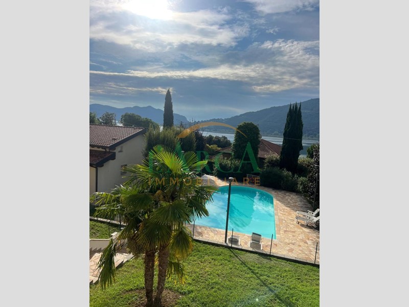 Casa Indipendente in Vendita a Sarnico, 460'000€, 170 m², con Box