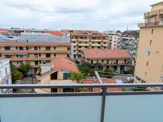 Trilocale in Affitto a Pescara, 2'500€, 80 m², arredato