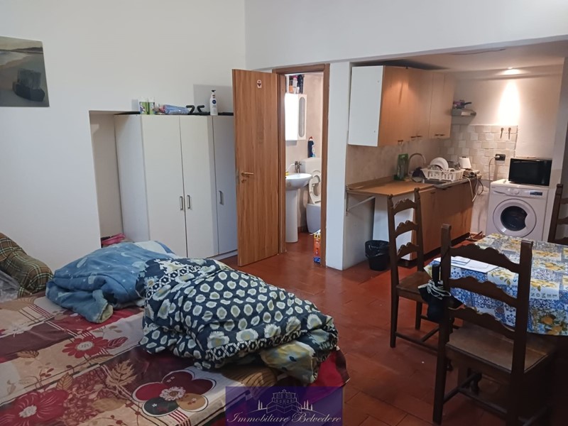Trilocale in Vendita a Firenze, zona Statuto, 130'000€, 57 m²