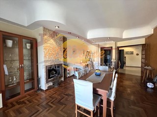 Appartamento in Vendita a Siracusa, zona Villaggio Miano, 145'000&euro;, 154 m²