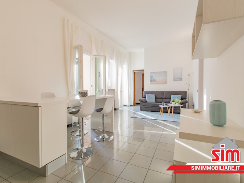 Bilocale in Affitto a Novara, zona Centro storico, 750€, 70 m², arredato