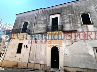 Casa Indipendente in Vendita a Salice Salentino, 115'000€, 235 m², con Box