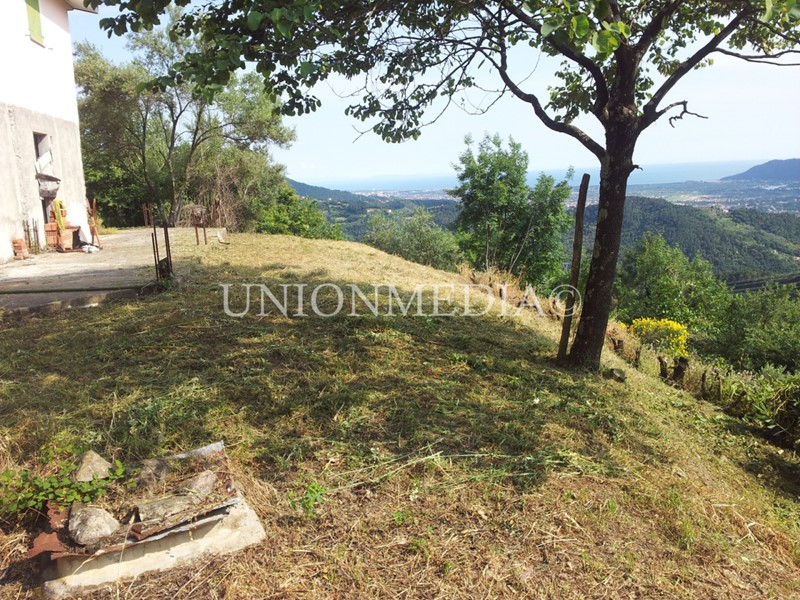 Rustico in Vendita a Fosdinovo, zona Carignano, 145'000€, 90 m²