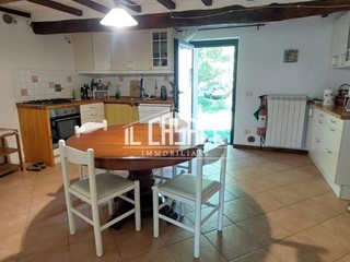 Rustico in Vendita a San Godenzo, zona San Godenzo, 265'000€, 150 m²