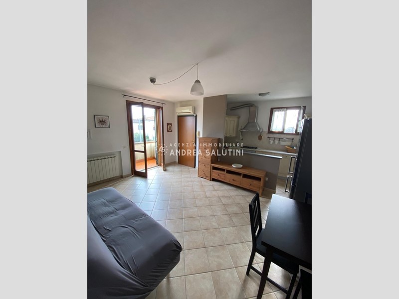 Trilocale in Vendita a Calcinaia, zona Oltrarno, 173'000€, 85 m², arredato, con Box