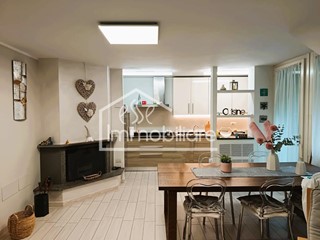 Quadrilocale in Vendita a Empoli, zona Serravalle, 370'000€, 110 m²