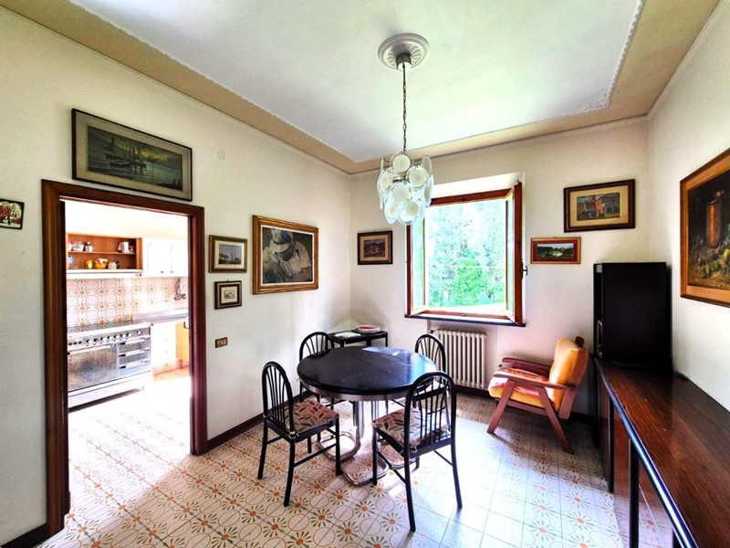 Casa Indipendente in Vendita a Fucecchio, zona Massarella, 400'000€, 150 m², con Box
