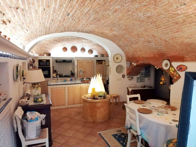 Casa Indipendente in Vendita a Lerici, 800'000€, 150 m²