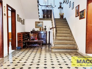 Casa Indipendente in Vendita a Palaia, zona Forcoli, 110'000€, 235 m², con Box