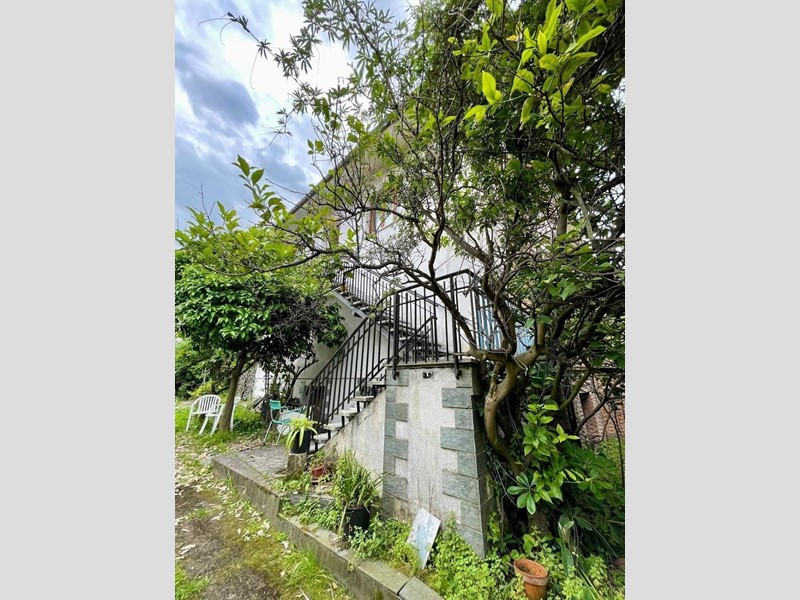 Villa bifamiliare in Vendita a Massa, zona Turano, 345'000&euro;, 140 m²