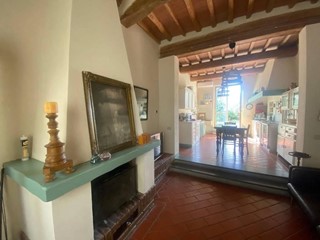 Villa bifamiliare in Vendita a Fauglia, 279'000€, 240 m², arredato, con Box