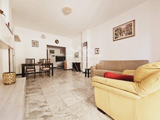Appartamento in Affitto a Carrara, zona Marina di Carrara, 1'800€, 122 m², arredato