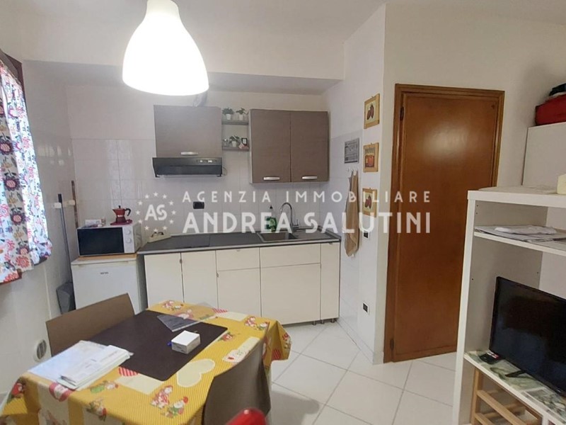 Villetta a schiera in Vendita a Pontedera, zona La Rotta, 297'000€, 220 m², arredato, con Box
