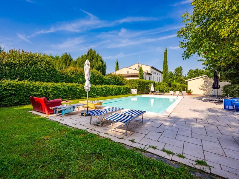 Trilocale in Vendita a Parma, 315'000€, 100 m², arredato, con Box