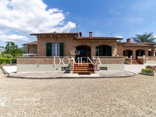 Villa bifamiliare in Vendita a Siena, zona Monteliscai, 780'000€, 240 m², arredato, con Box