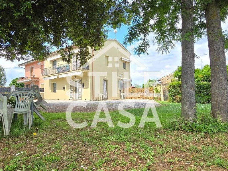 Casa Semi Indipendente in Vendita a Castelfranco di Sotto, zona Orentano, 230'000€, 140 m²