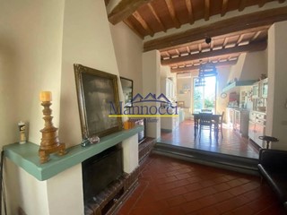 Villa bifamiliare in Vendita a Fauglia, 279'000€, 240 m², arredato, con Box
